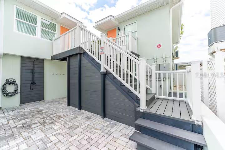 122 CORAL AVE — photo 3