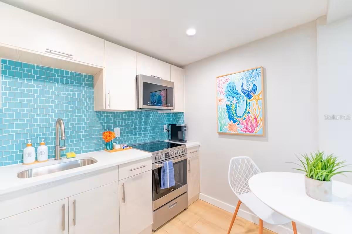 122 CORAL AVE — photo 33