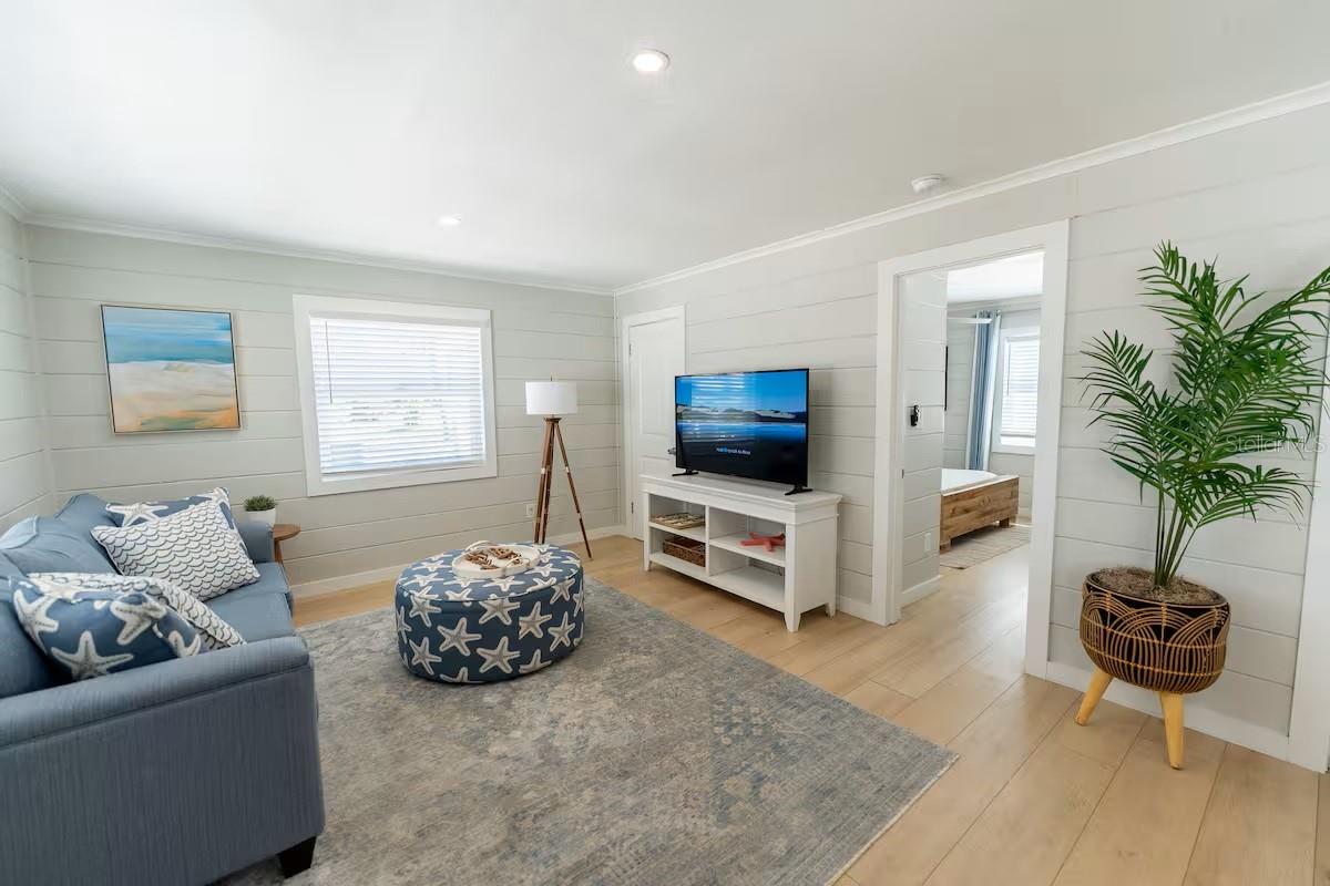 122 CORAL AVE — photo 8