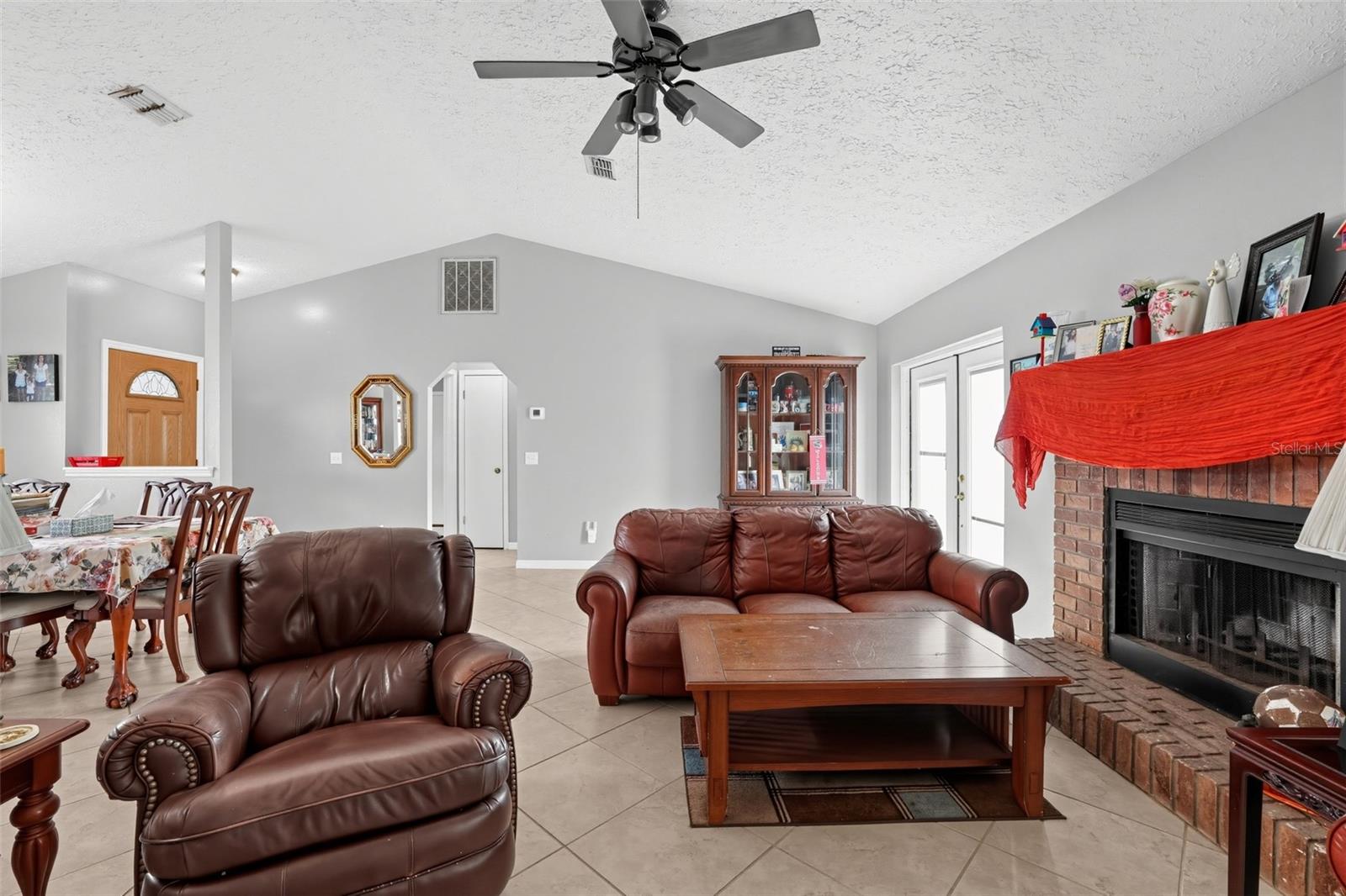 1805 LAKEWIND DR — photo 12