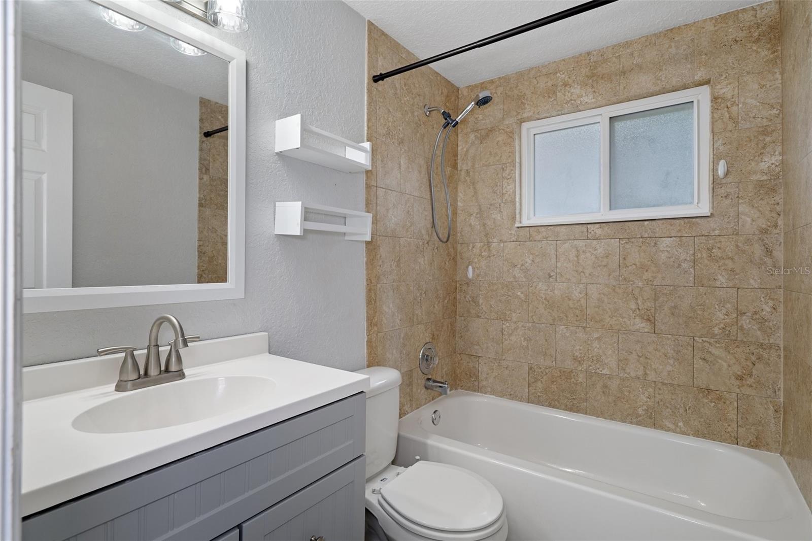 4925 BEACON HILL DR — photo 24