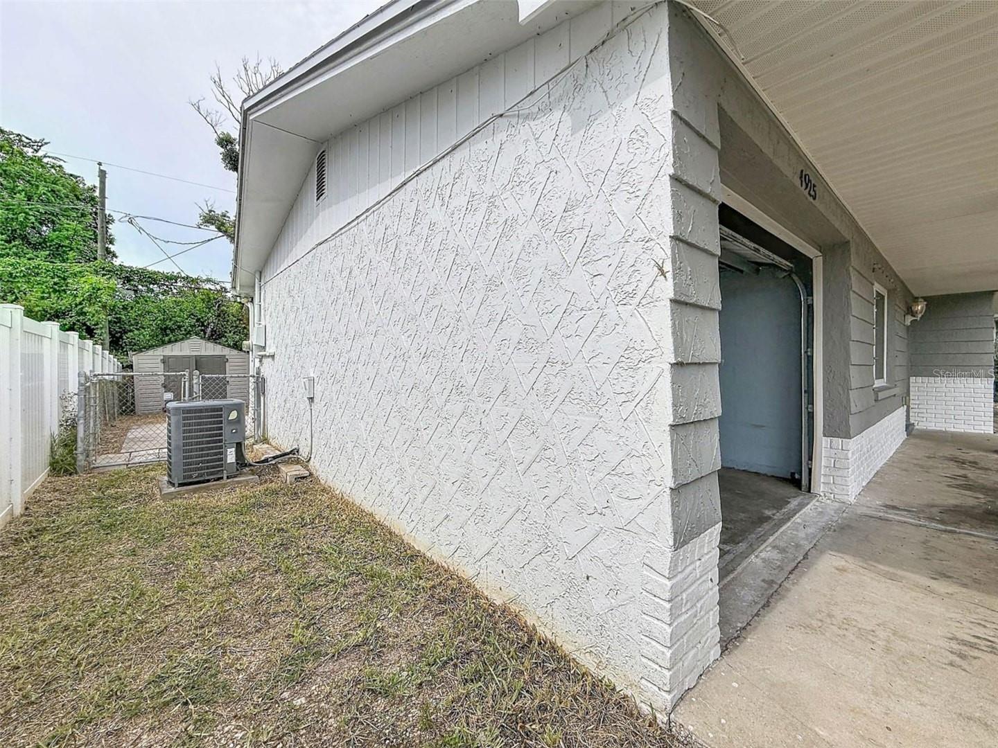 4925 BEACON HILL DR — photo 6