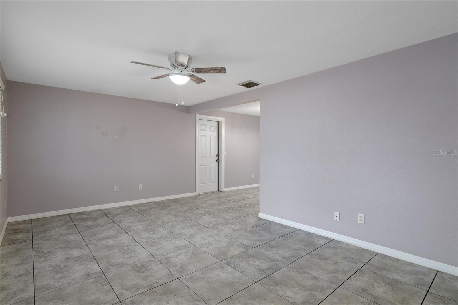 4925 BEACON HILL DR — photo 8