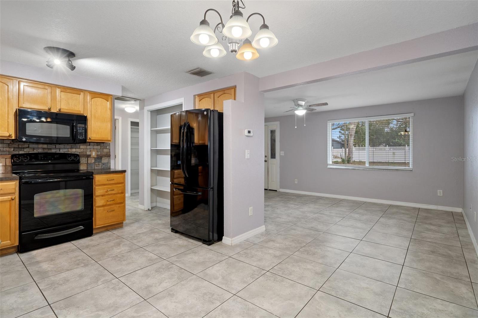 4925 BEACON HILL DR — photo 13