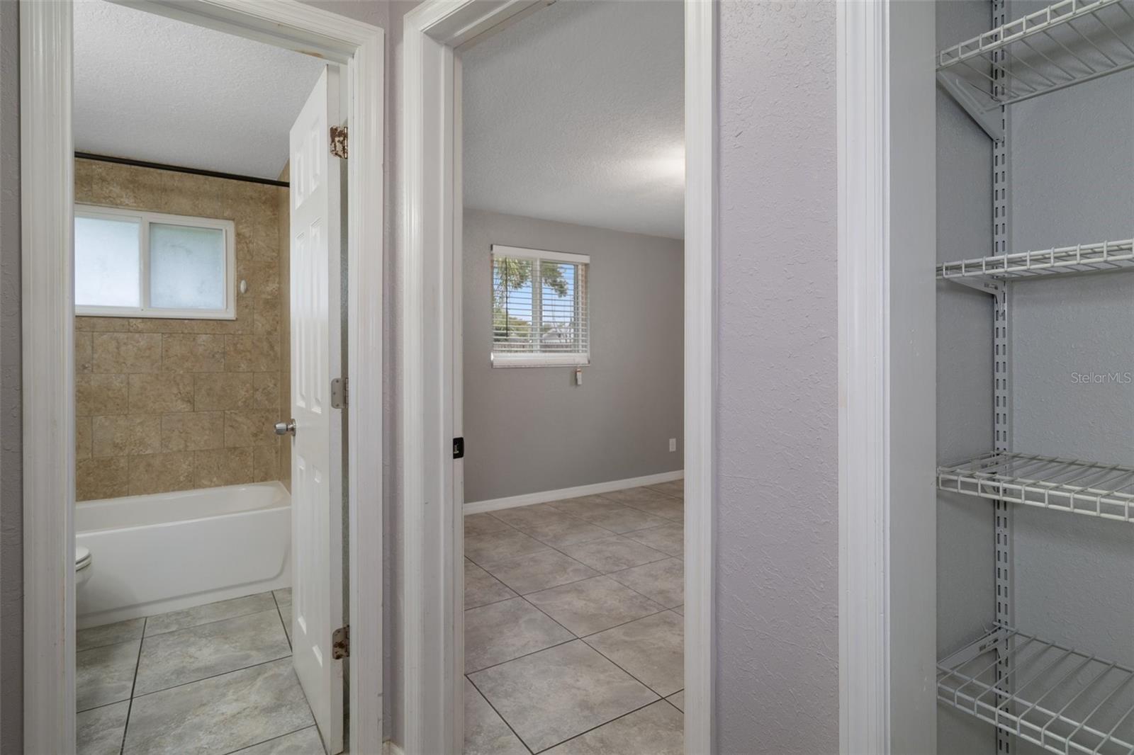 4925 BEACON HILL DR — photo 23