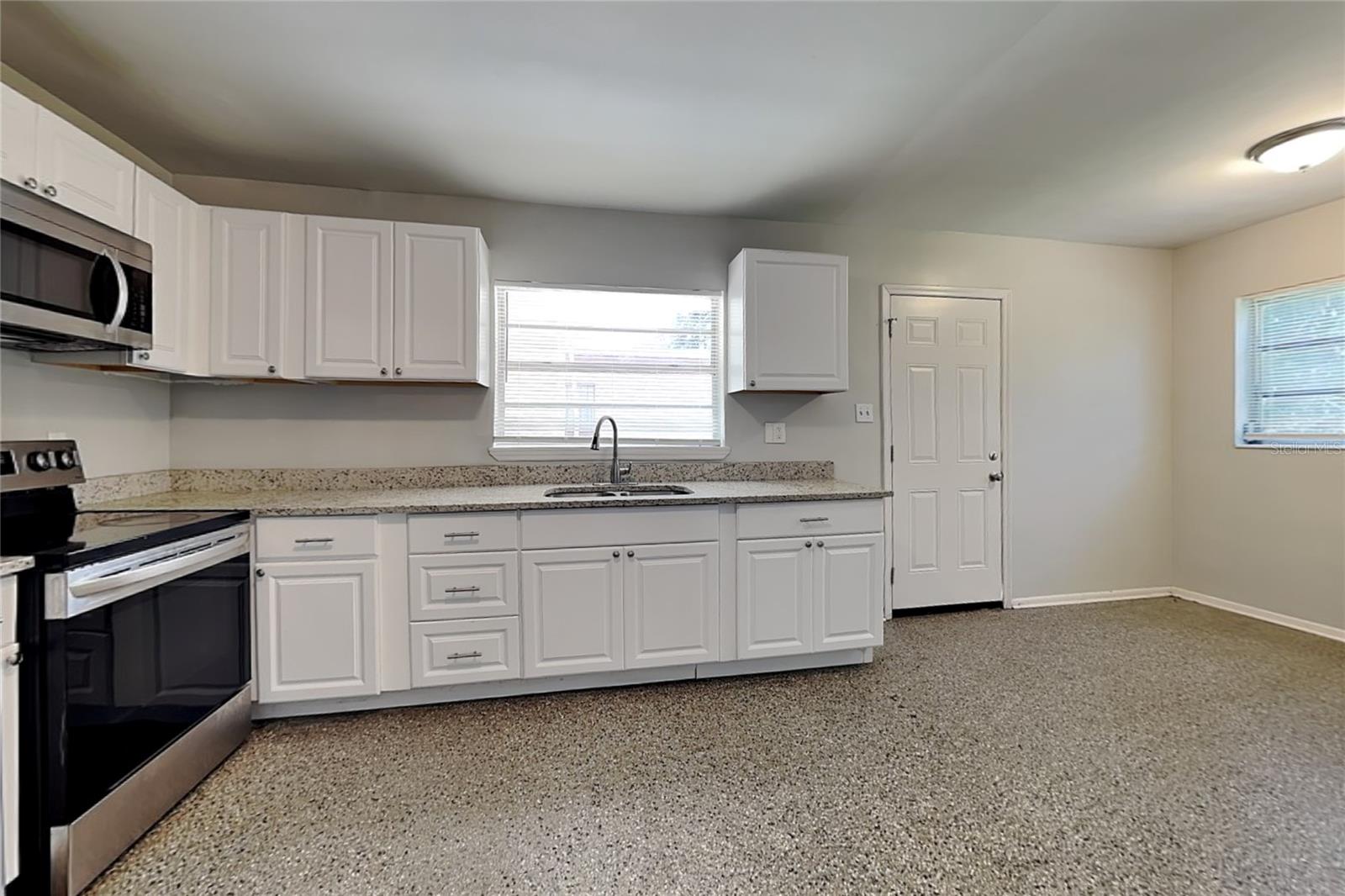 1505 E GENESEE ST — photo 4
