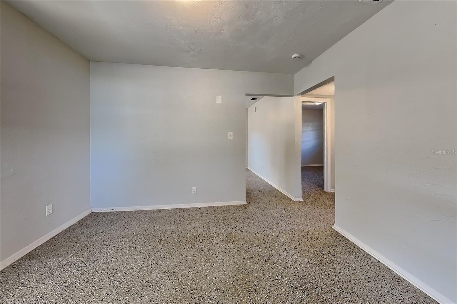 1505 E GENESEE ST — photo 8