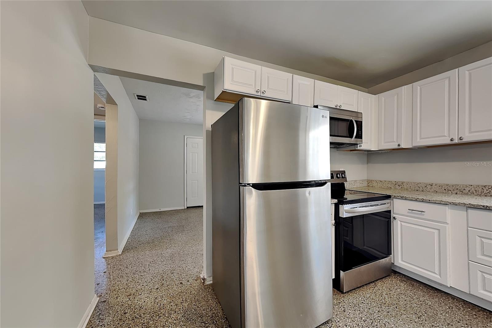 1505 E GENESEE ST — photo 6