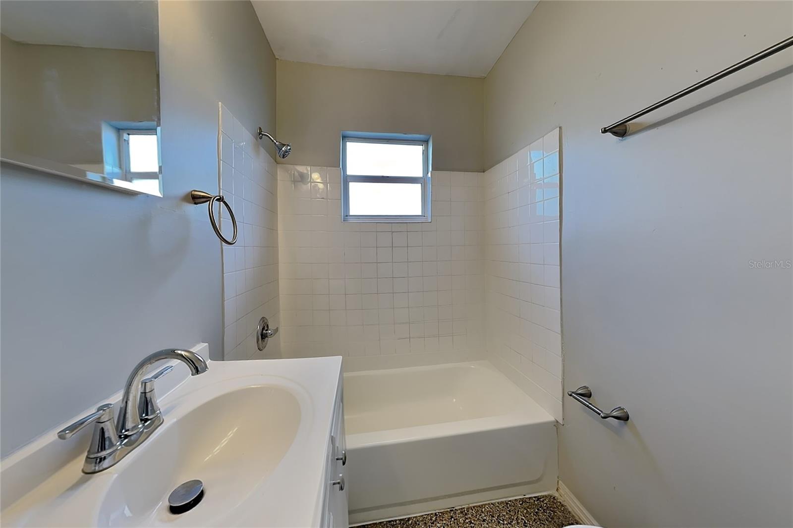 1505 E GENESEE ST — photo 9