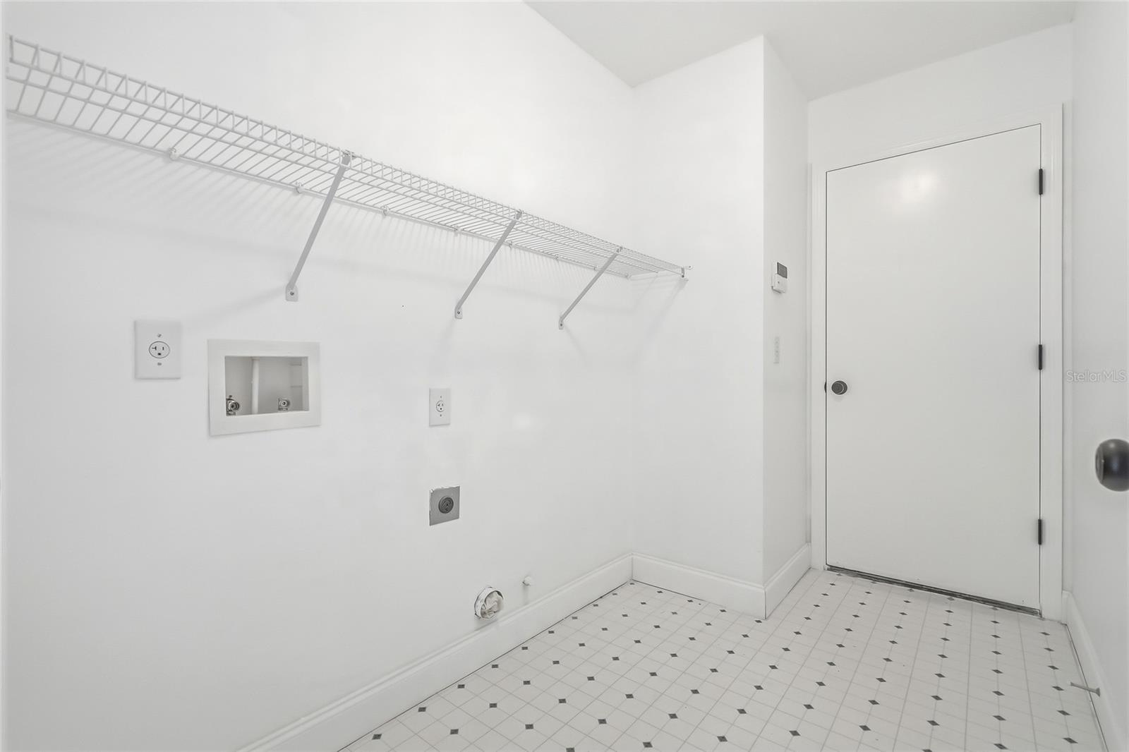 30726 TREMONT DR — photo 36