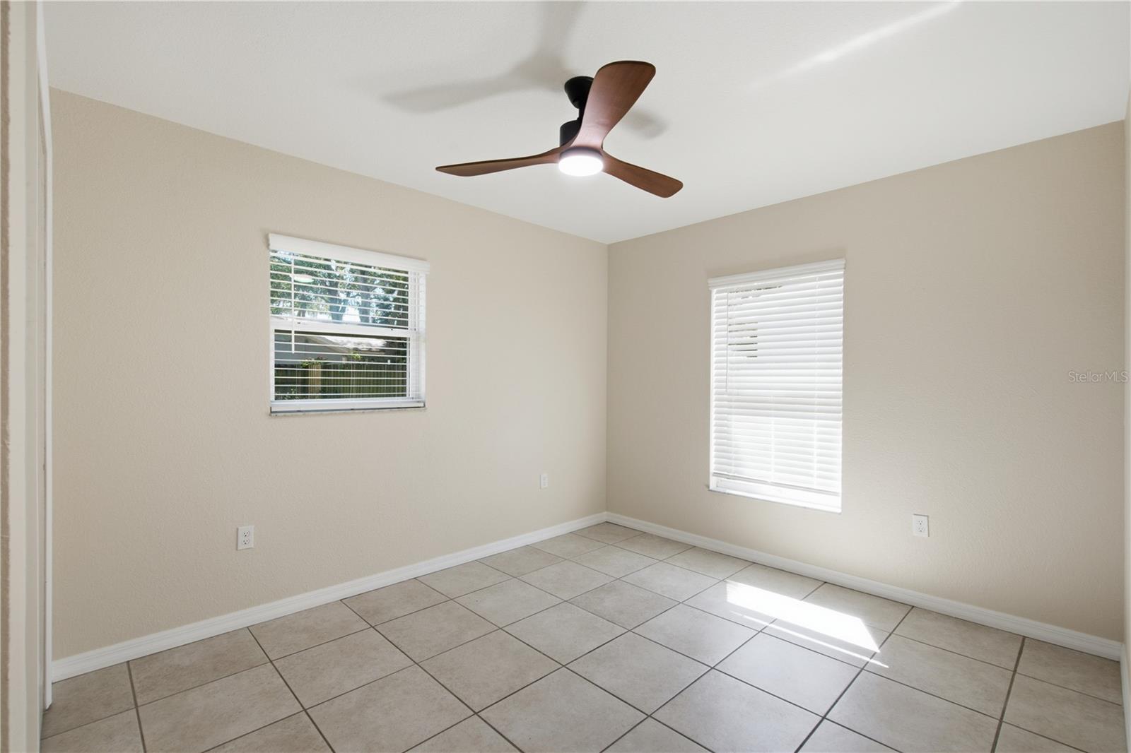 541 PLUMOSA AVE — photo 10