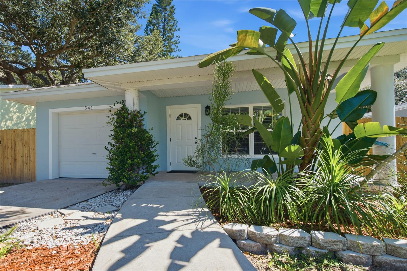 541 PLUMOSA AVE — photo 2