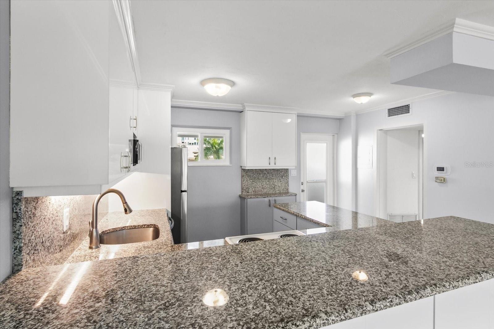 33 S GULFSTREAM AVE #307 — photo 9