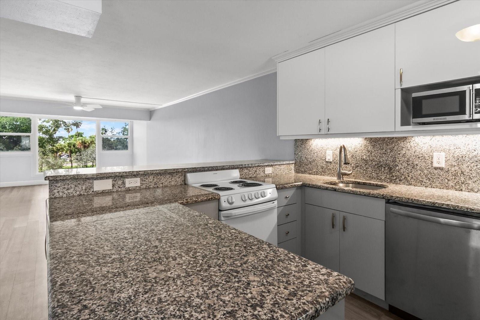 33 S GULFSTREAM AVE #307 — photo 11
