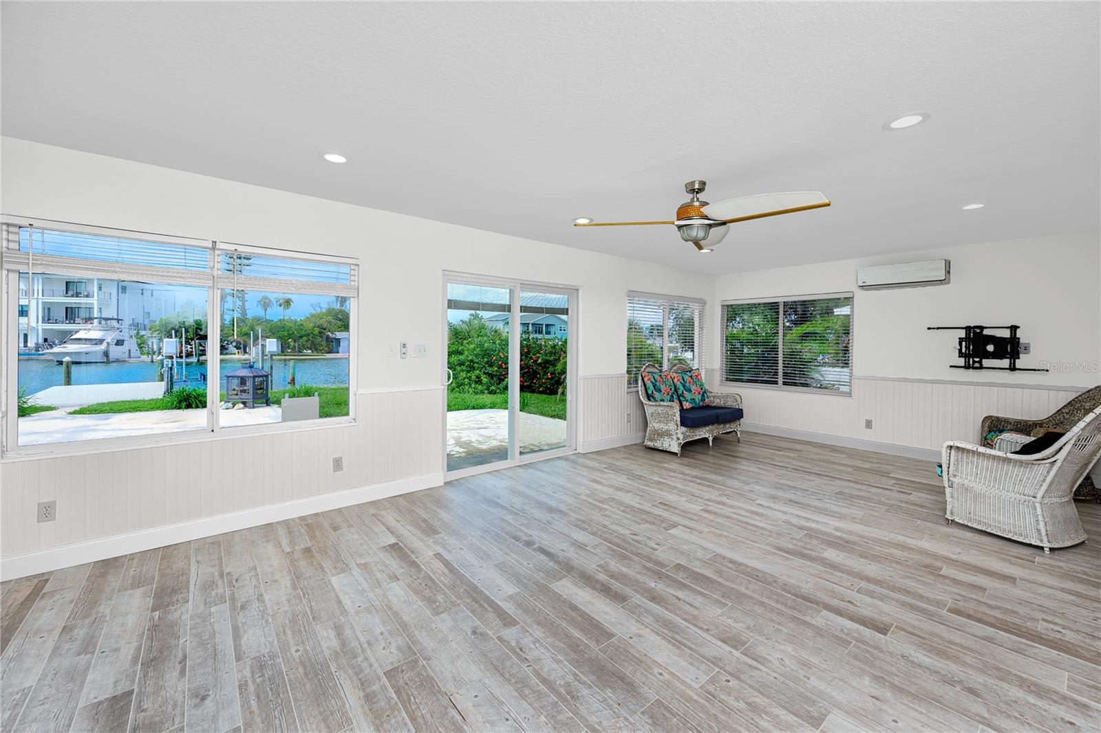 600 NORMANDY RD — photo 21