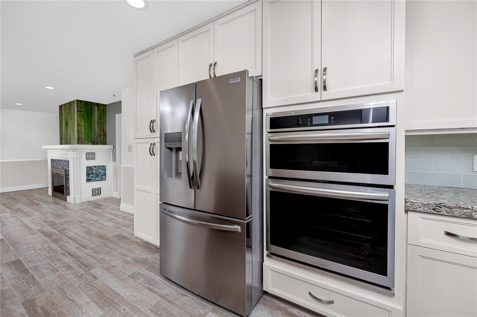 600 NORMANDY RD — photo 11