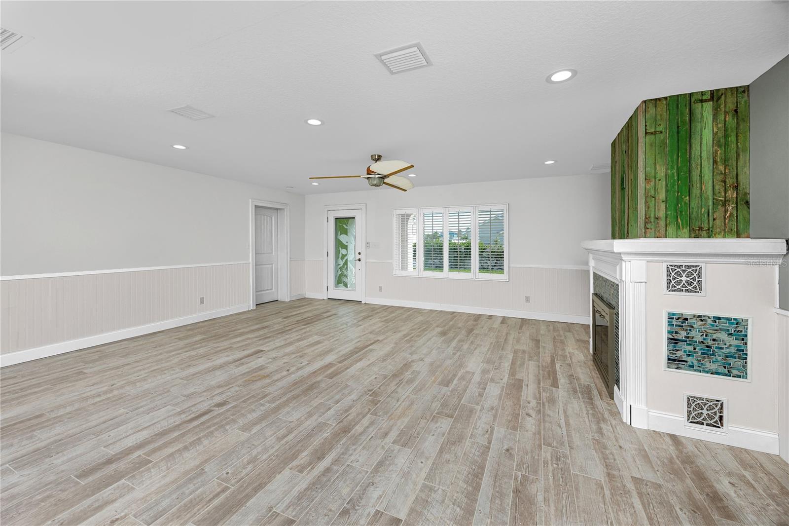 600 NORMANDY RD — photo 18
