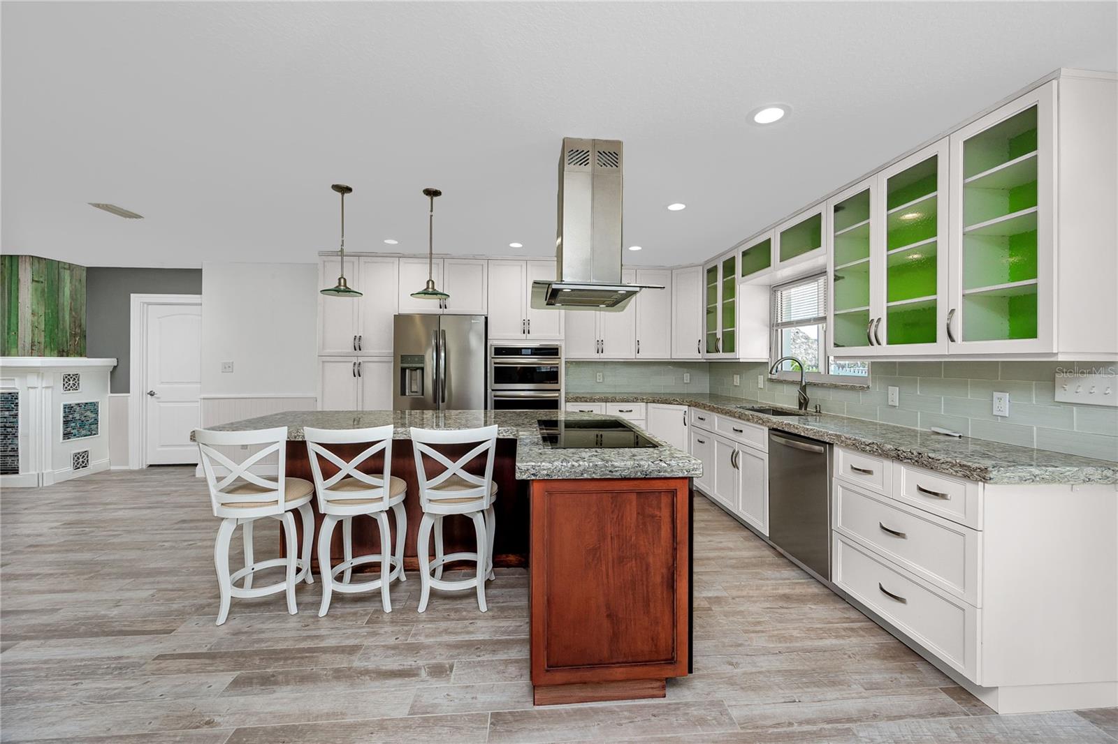600 NORMANDY RD — photo 9