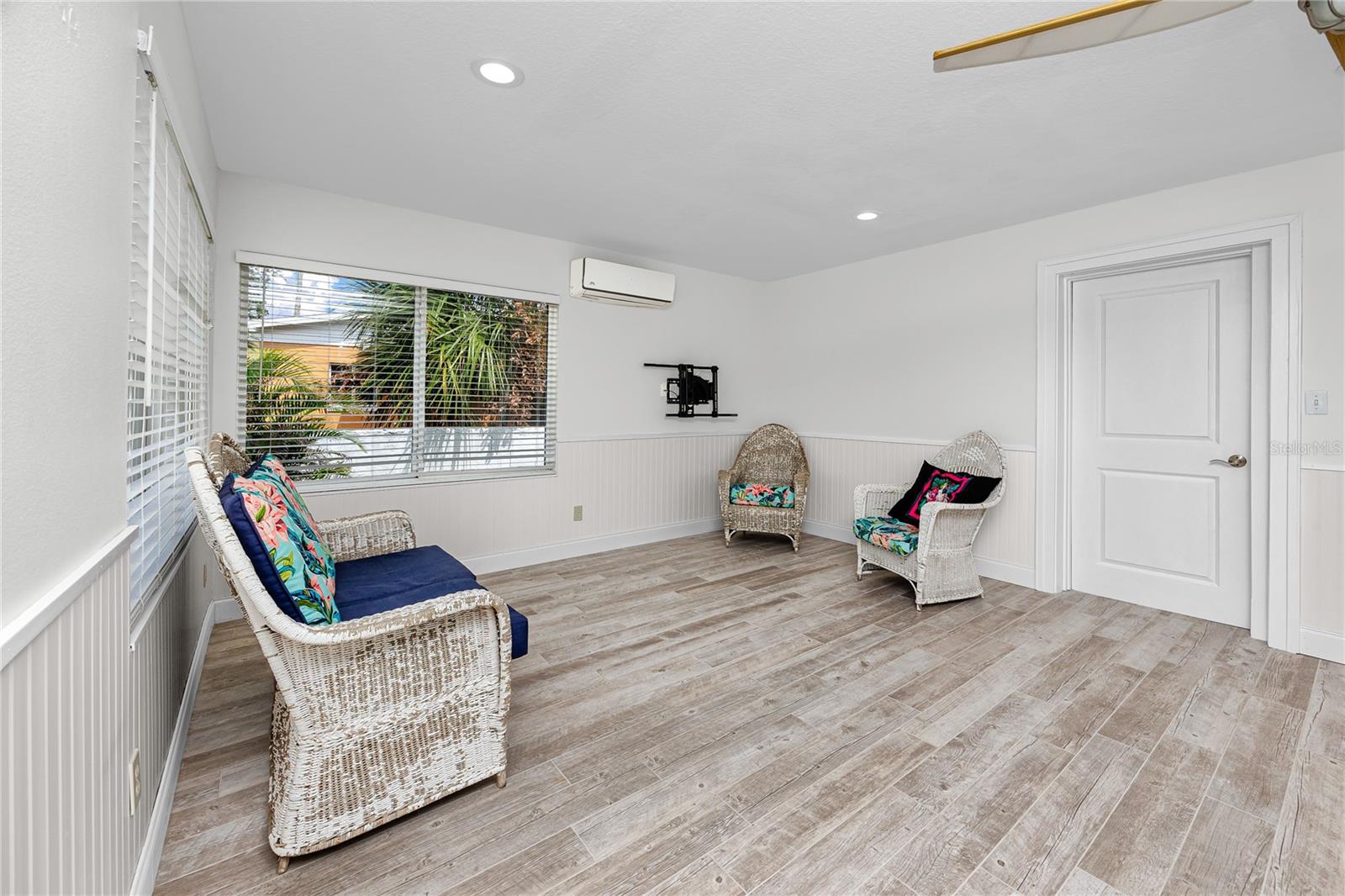 600 NORMANDY RD — photo 22