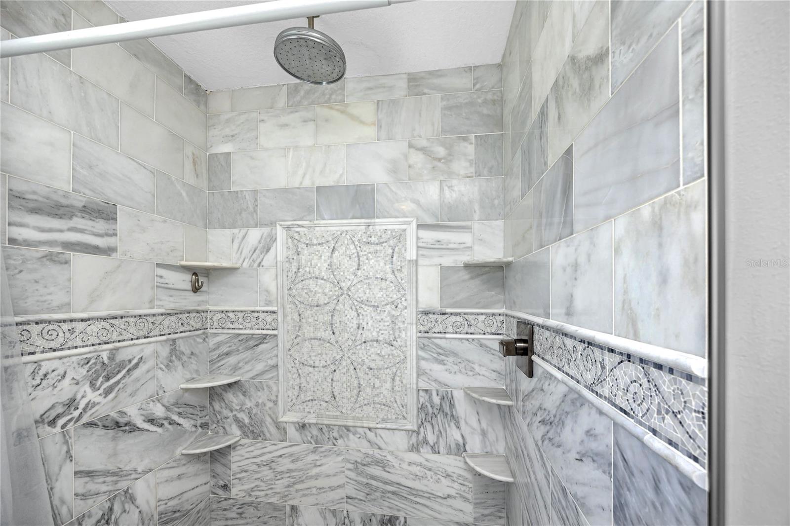 600 NORMANDY RD — photo 28