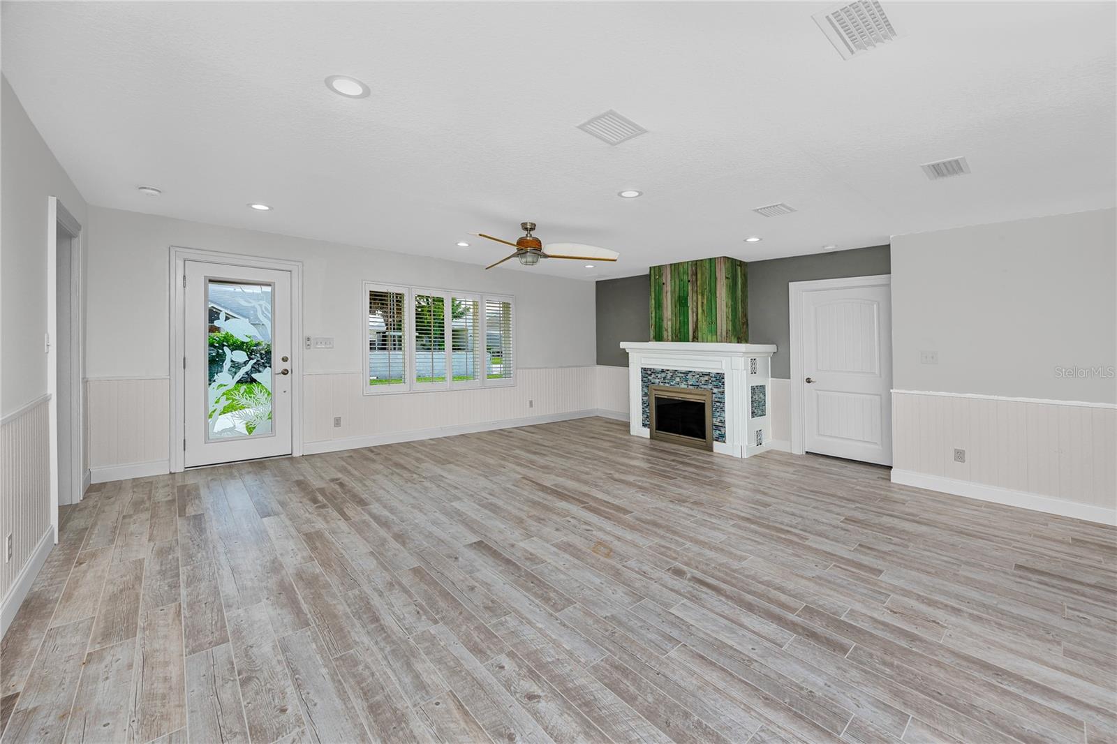 600 NORMANDY RD — photo 16