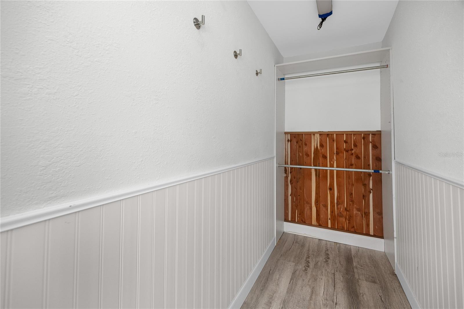 600 NORMANDY RD — photo 35