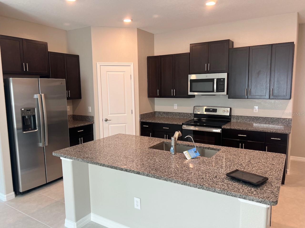 15420 MILLER CREEK DR — photo 8