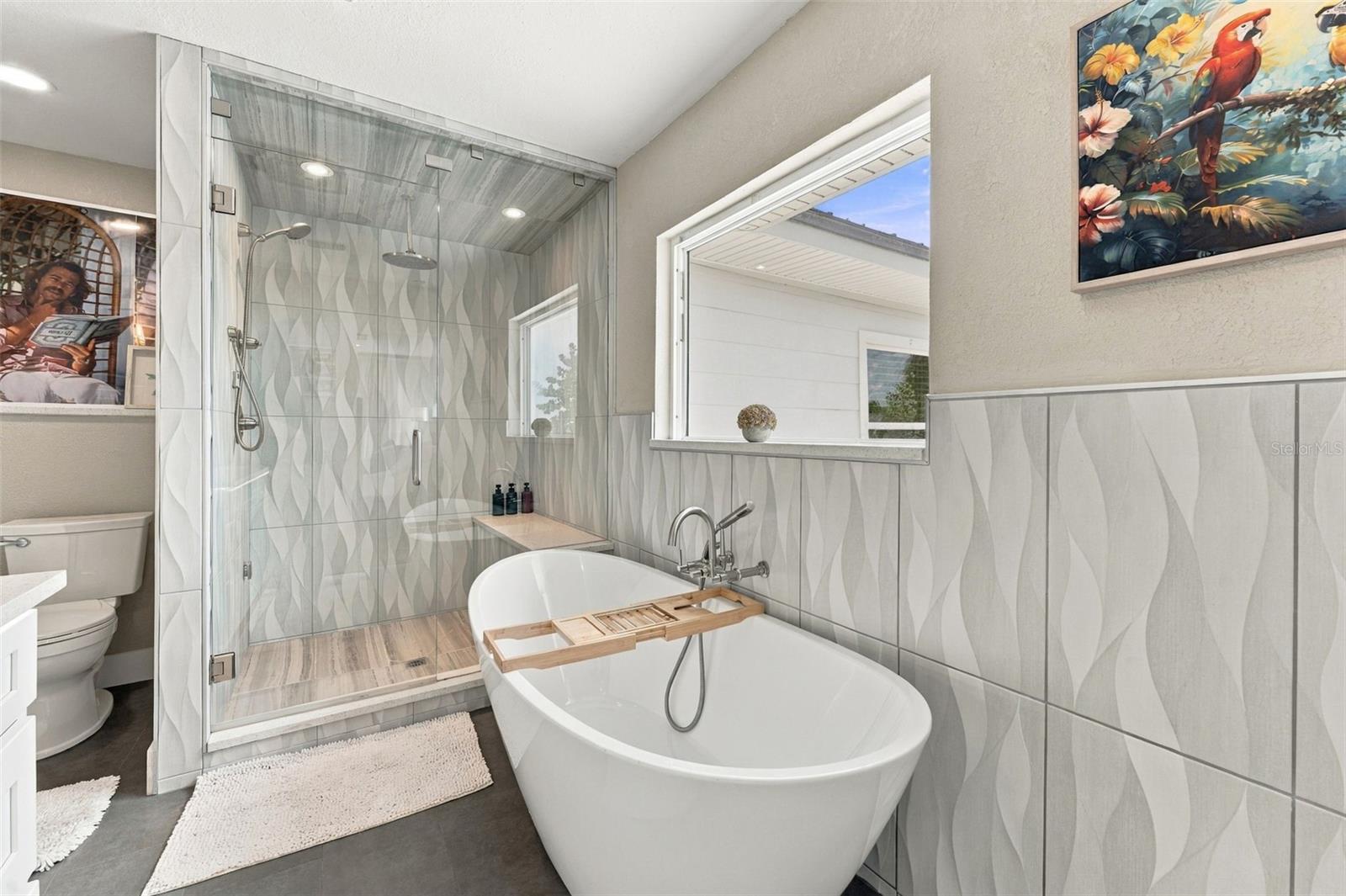 135 HARBOR DR — photo 26