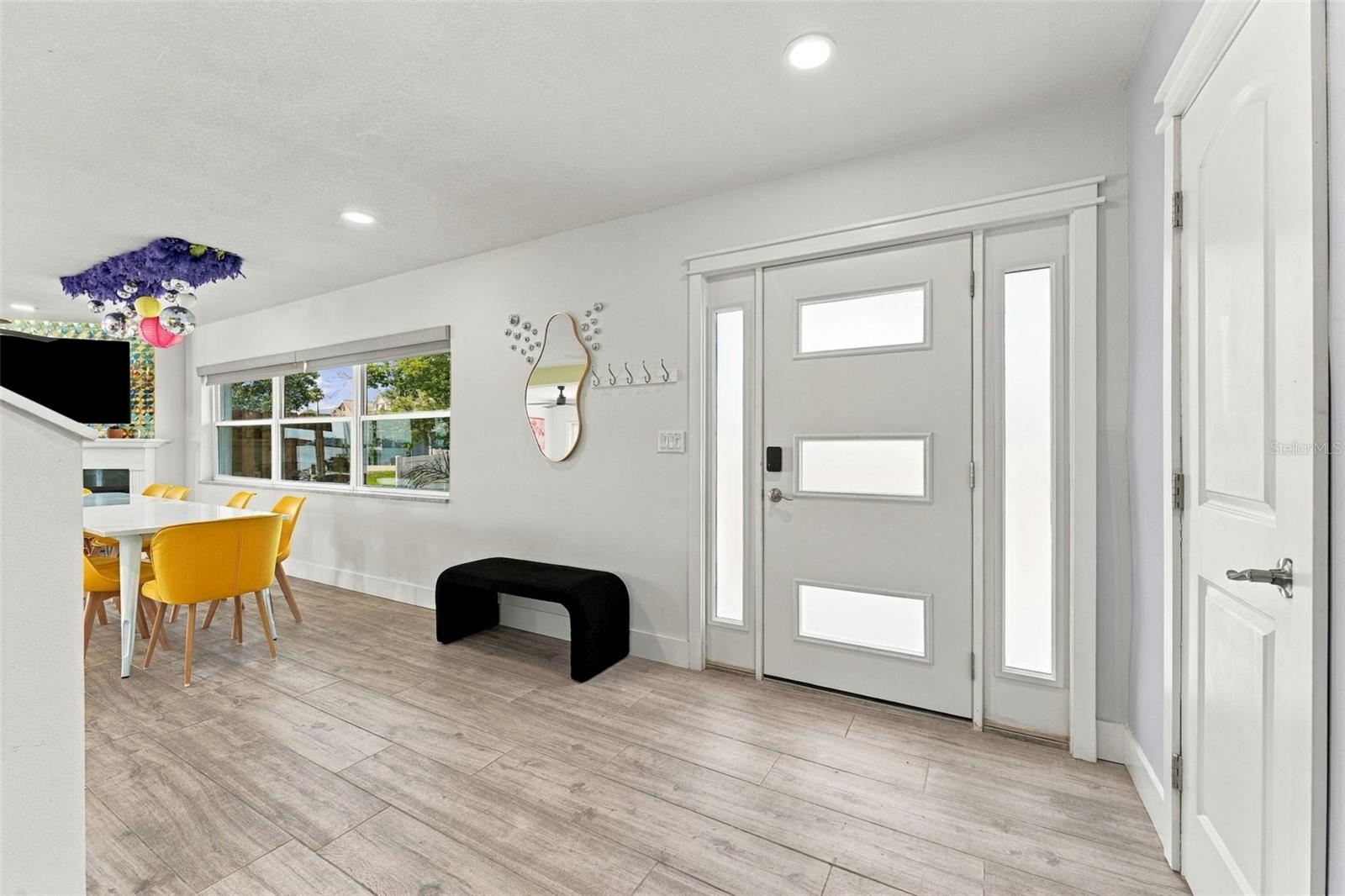 135 HARBOR DR — photo 7