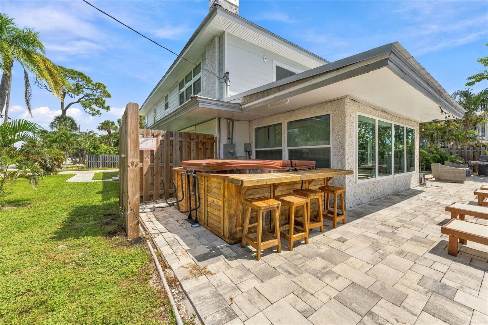 135 HARBOR DR — photo 62