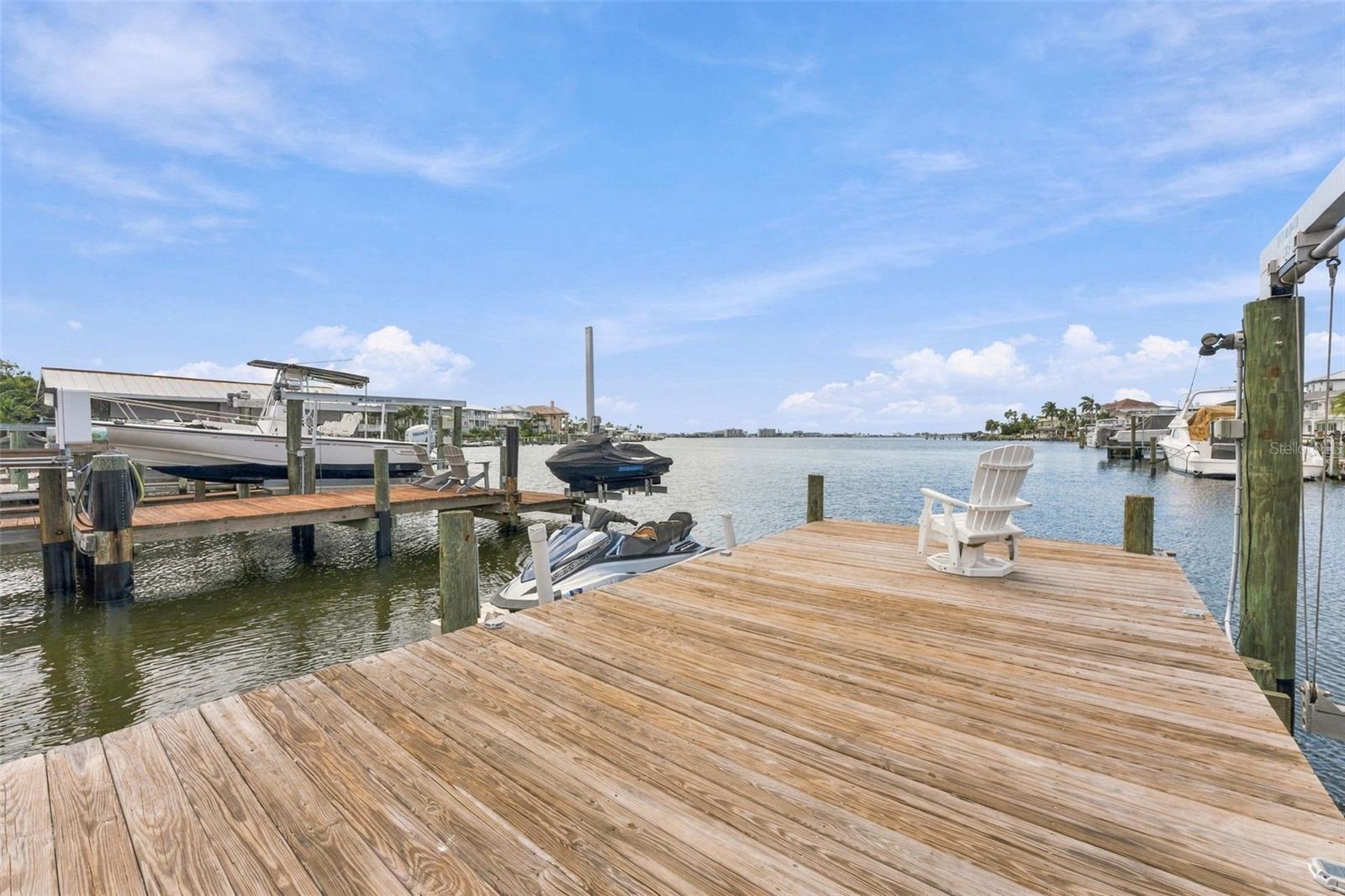 135 HARBOR DR — photo 67