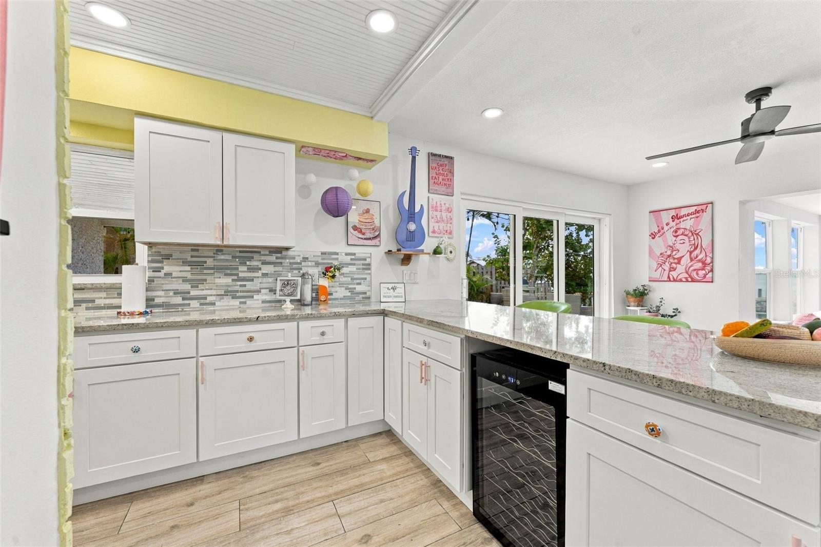 135 HARBOR DR — photo 15