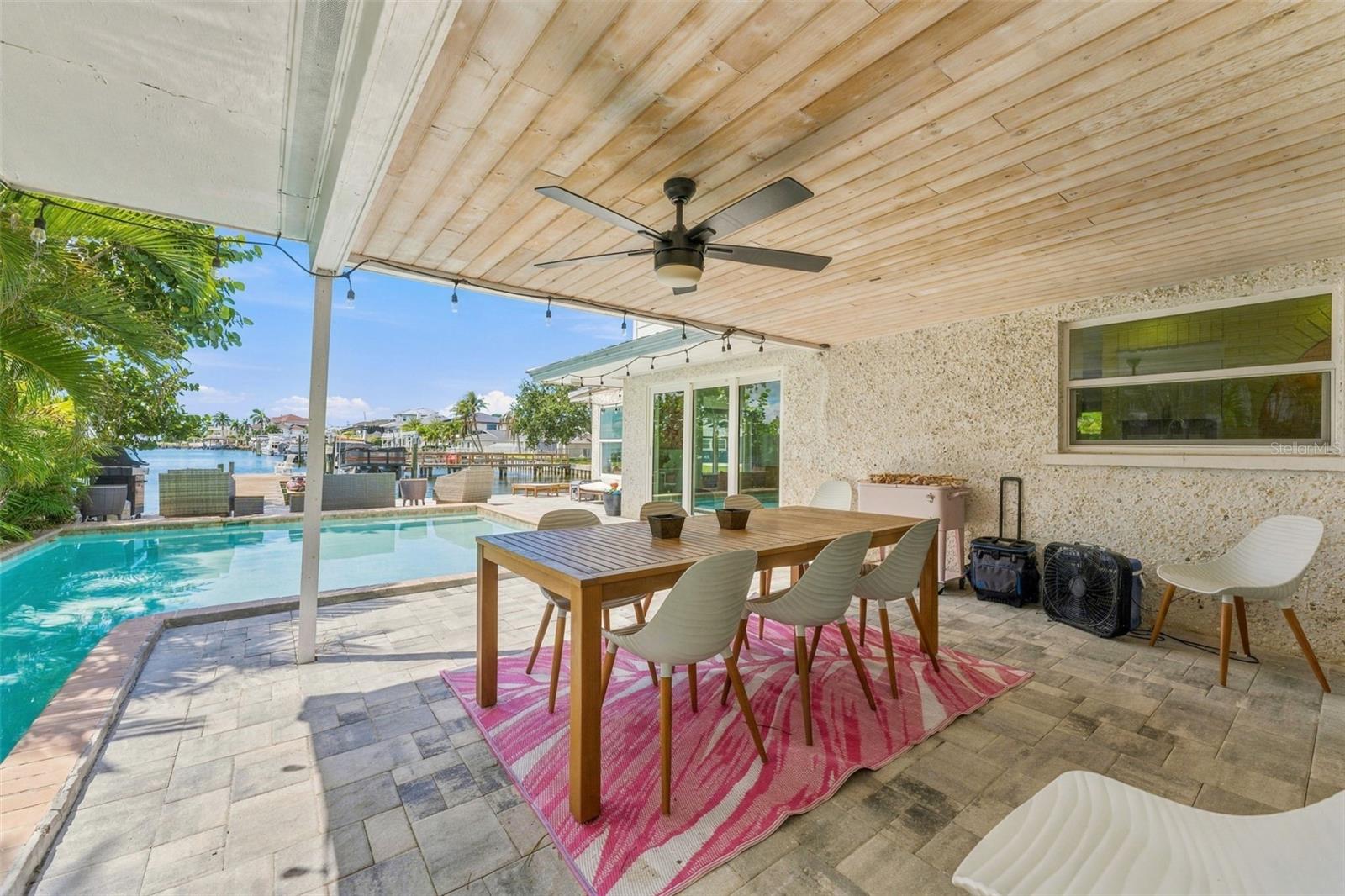 135 HARBOR DR — photo 55