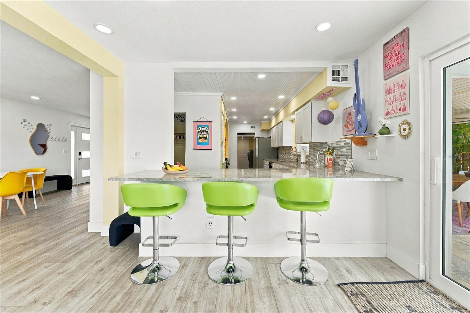 135 HARBOR DR — photo 14