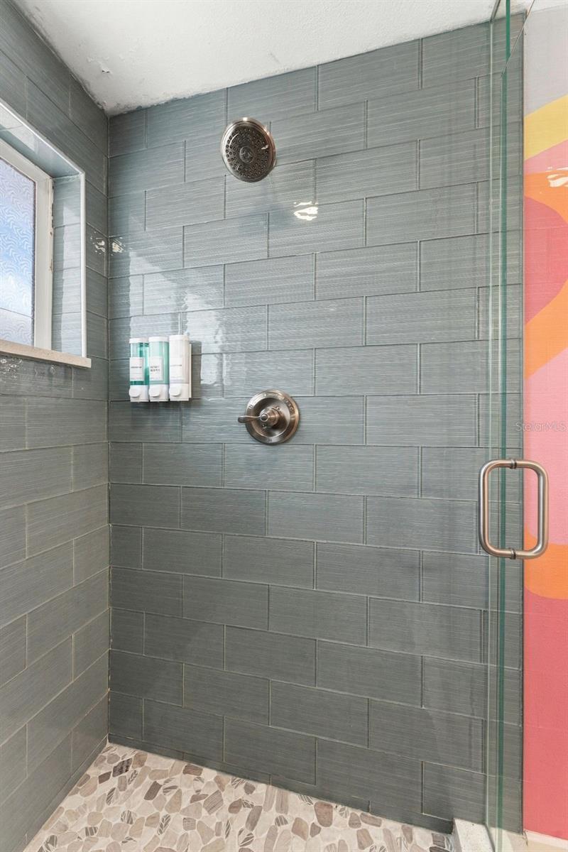 135 HARBOR DR — photo 41