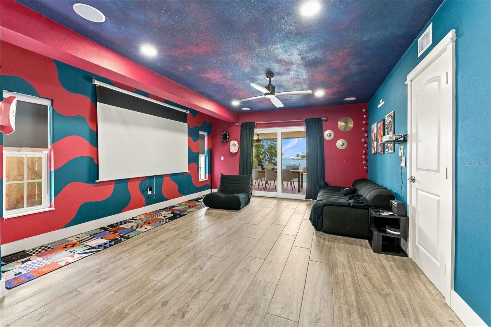 135 HARBOR DR — photo 48