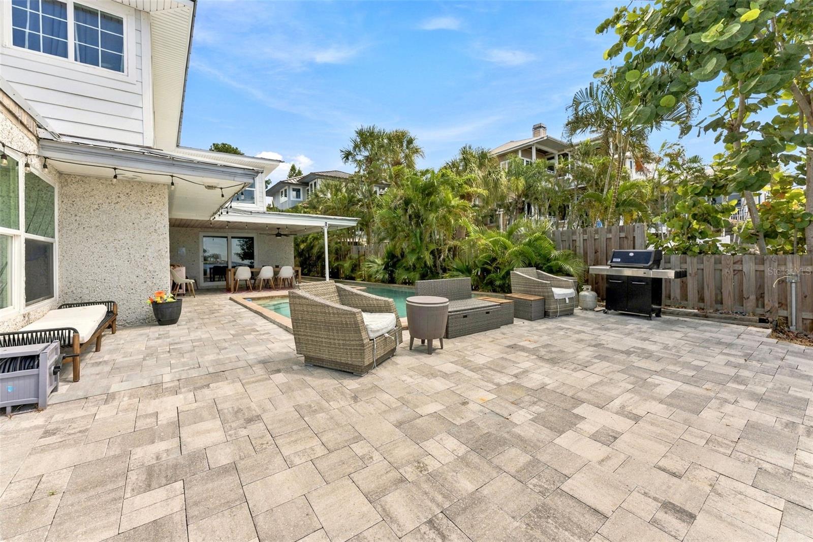 135 HARBOR DR — photo 64