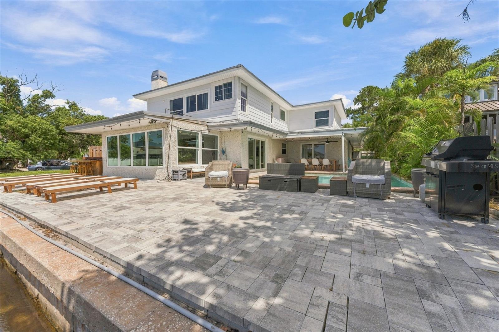 135 HARBOR DR — photo 60