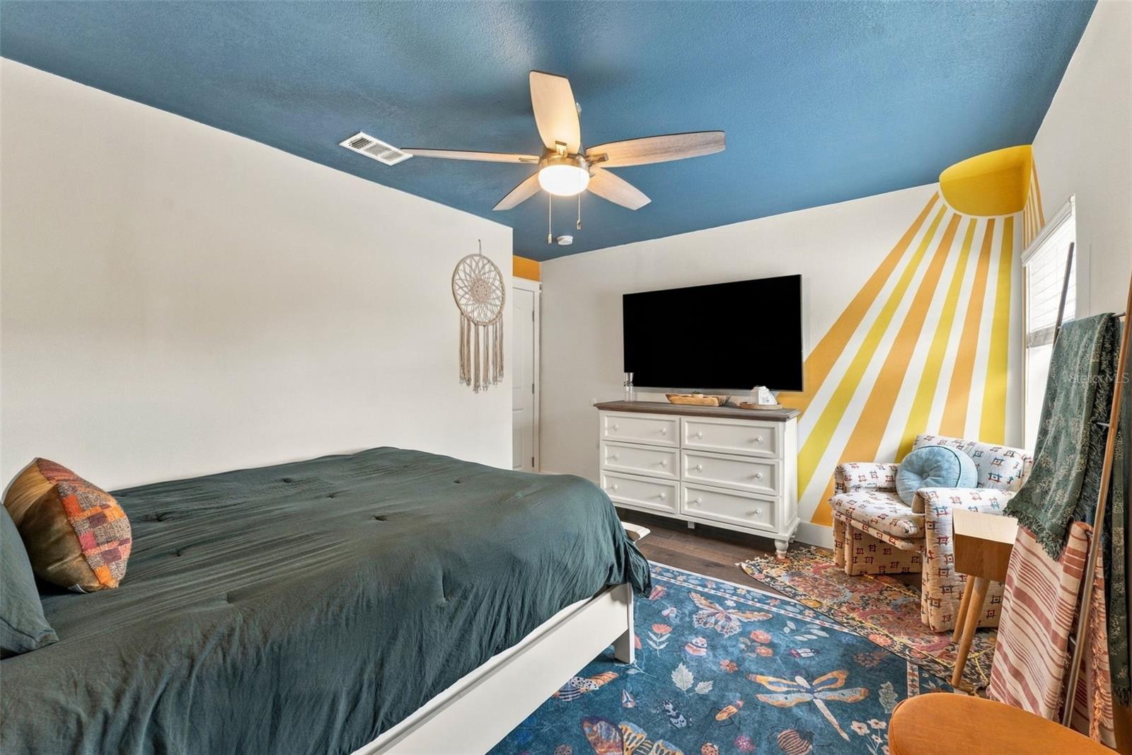 135 HARBOR DR — photo 38