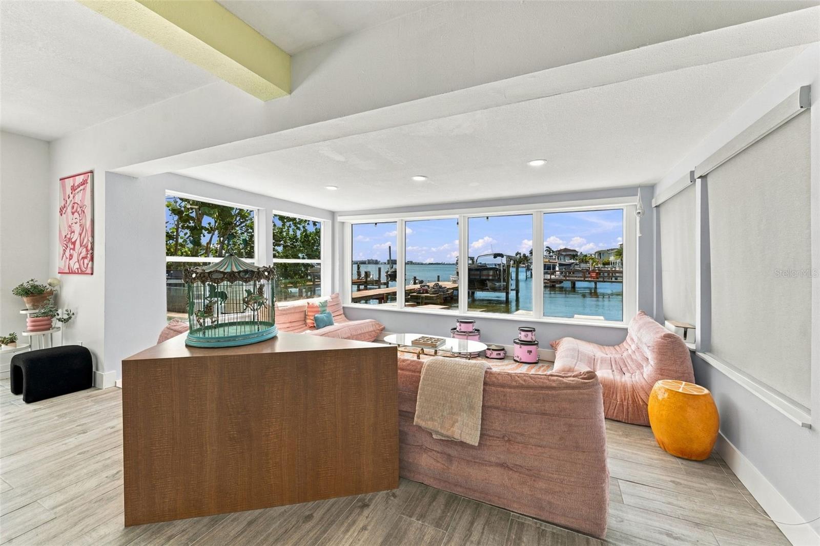 135 HARBOR DR — photo 4