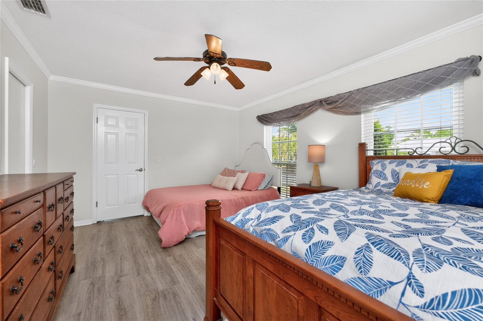 4 CURACAO CIR #40 — photo 27