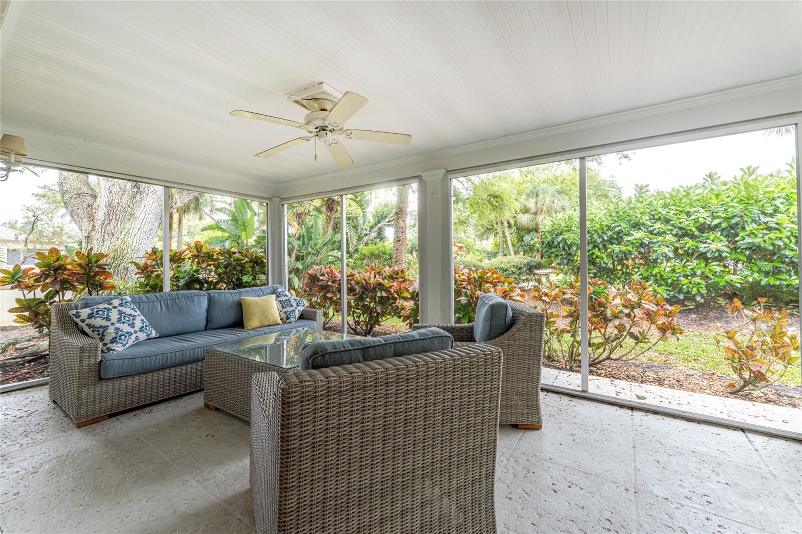 4 CURACAO CIR #40 — photo 31