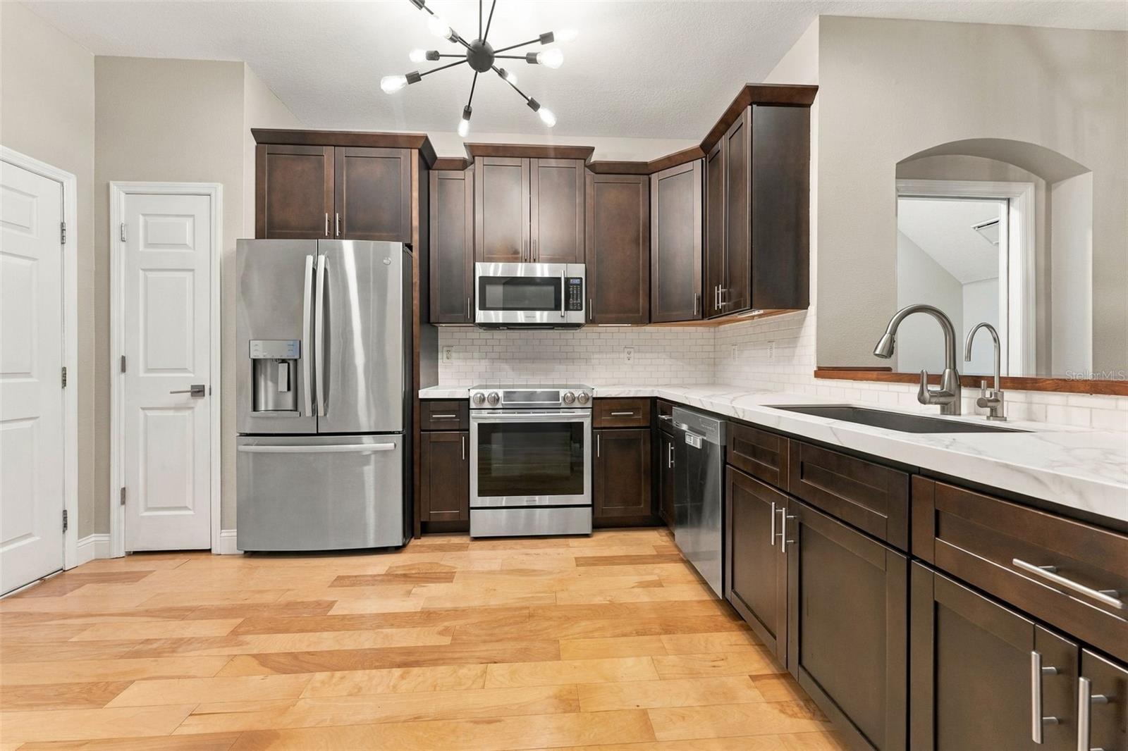 11035 WINDSOR PLACE CIR — photo 7