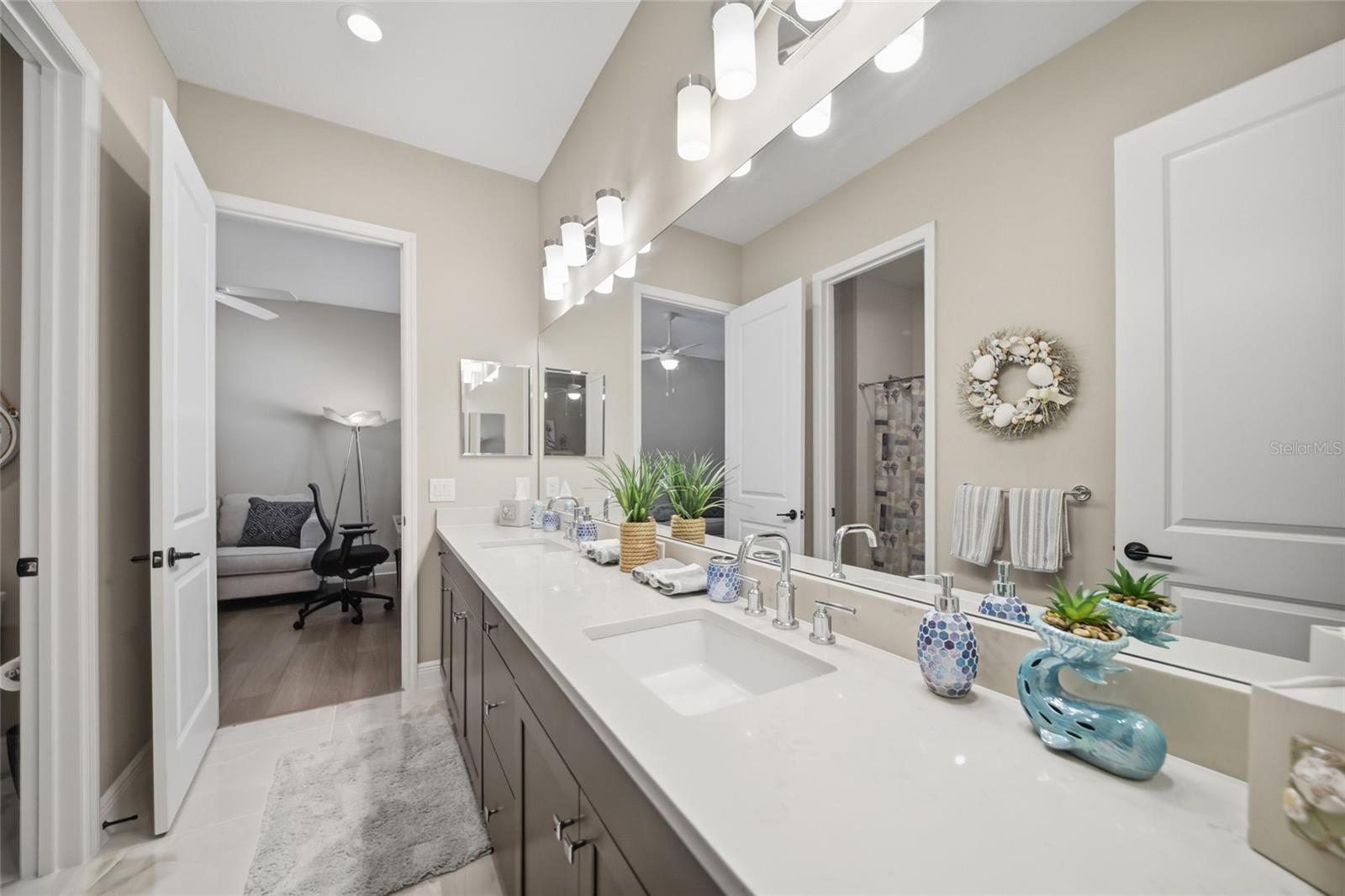 10252 CANAVERAL CIR — photo 32