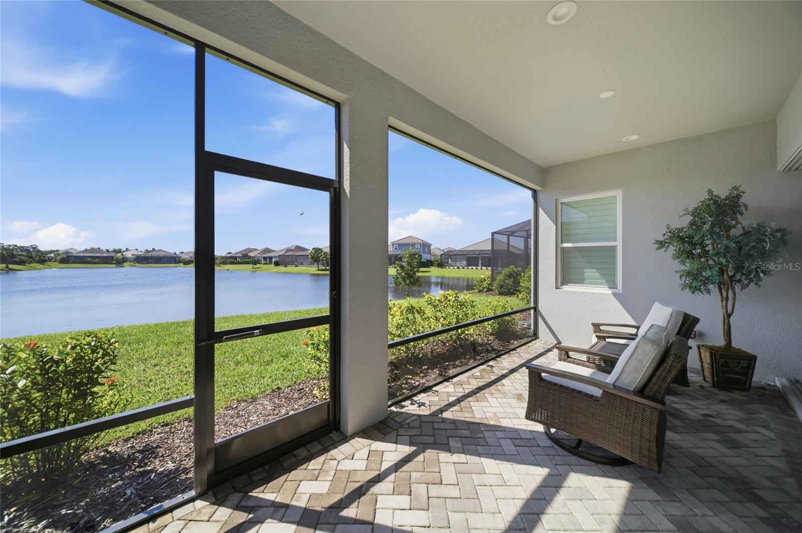 10252 CANAVERAL CIR — photo 38