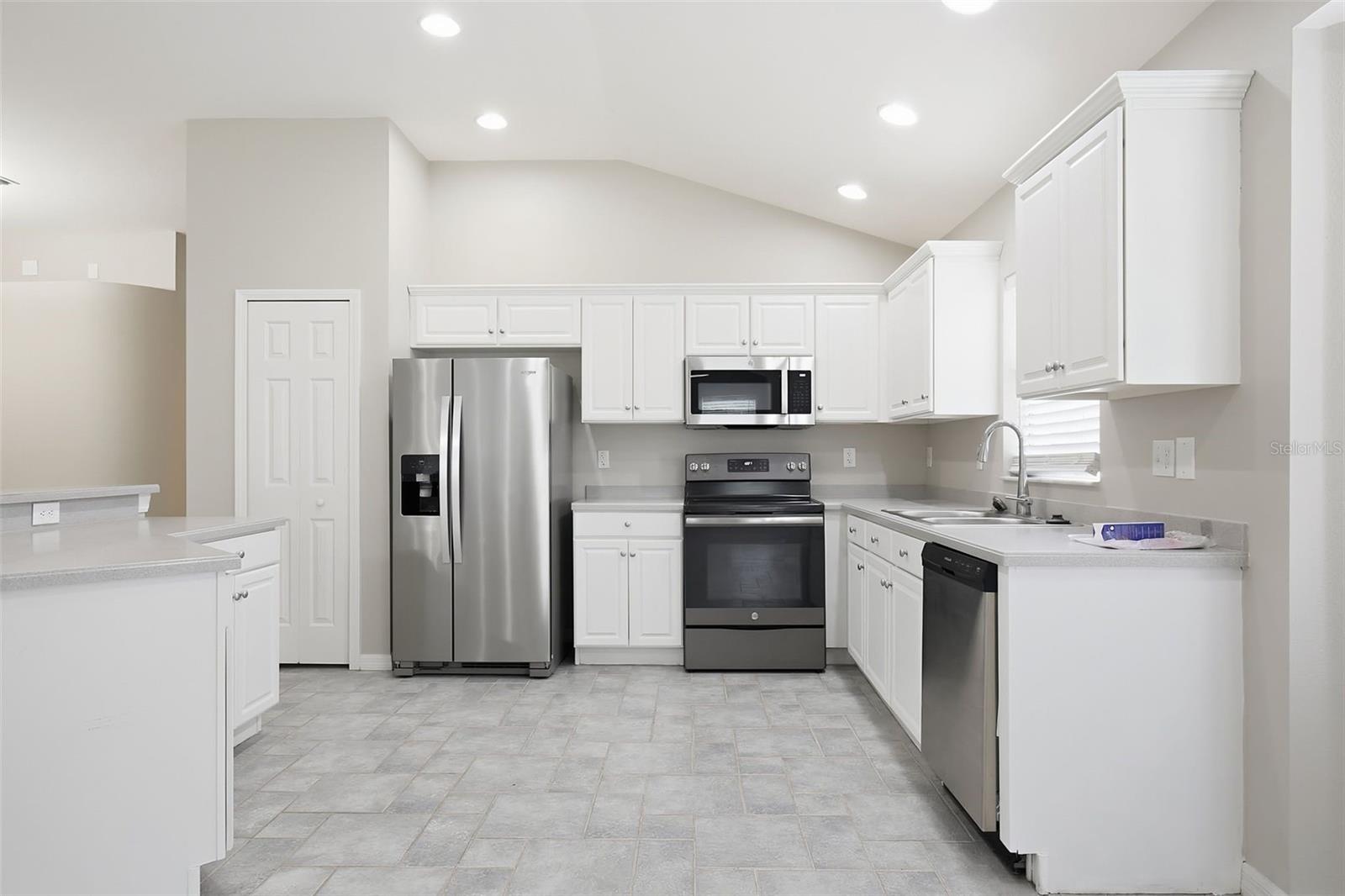 7627 BLUE SPRING DR — photo 19