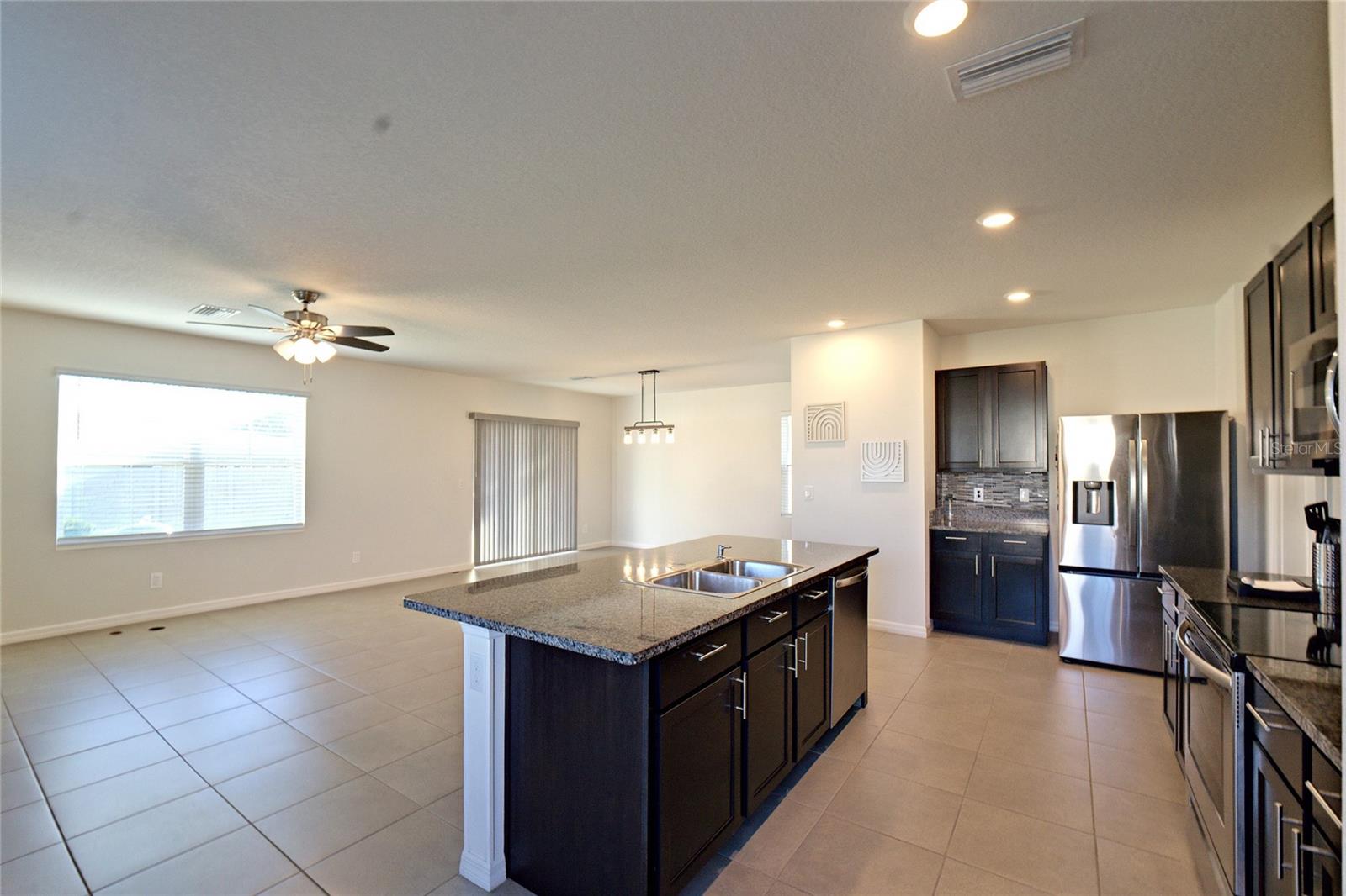 4805 SILVER TOPAZ ST — photo 33