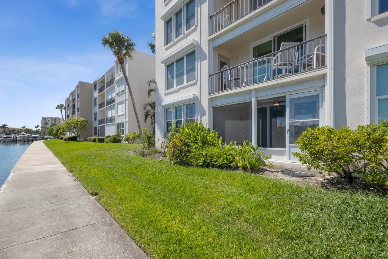 7645 SUN ISLAND DR S #101 — photo 2