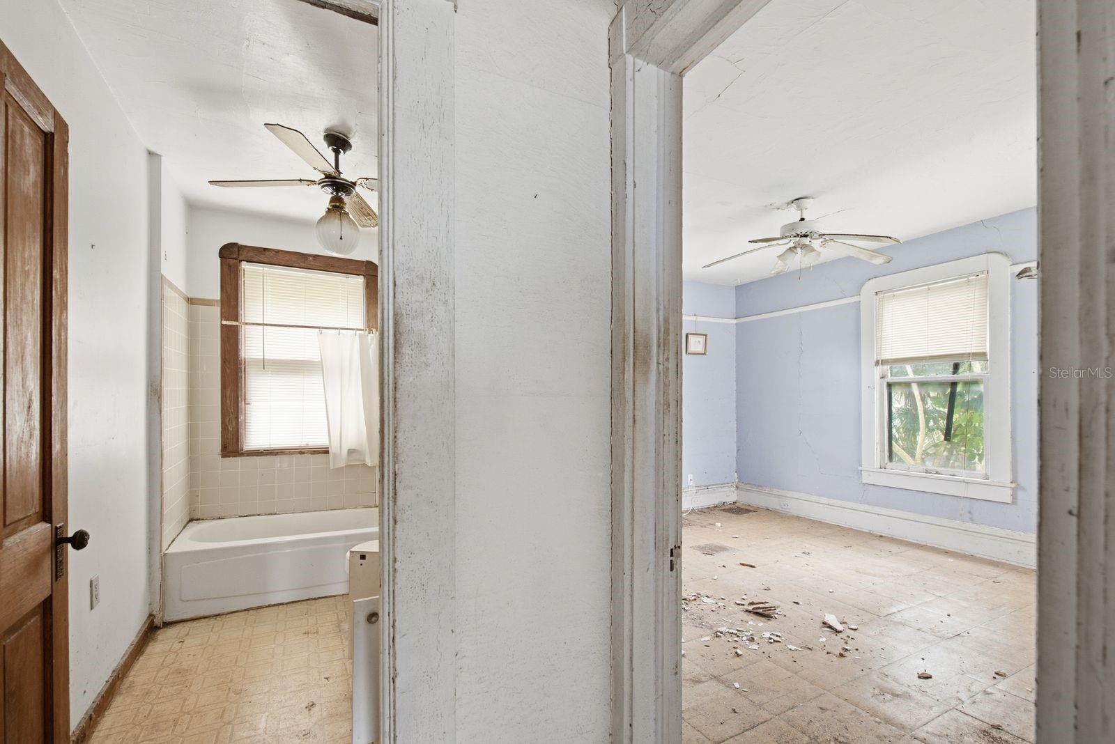 226 N GROSSE AVE — photo 17