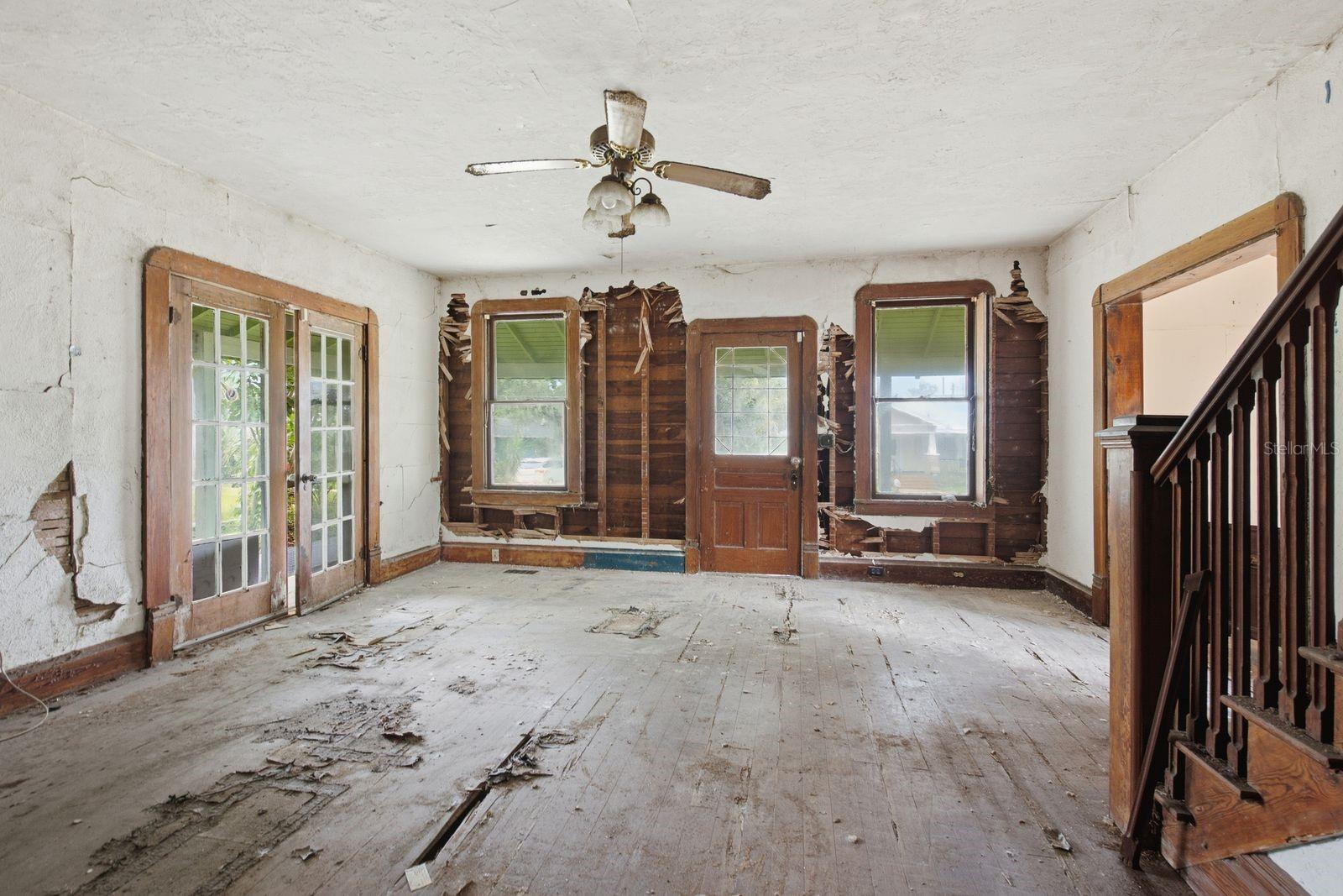 226 N GROSSE AVE — photo 19